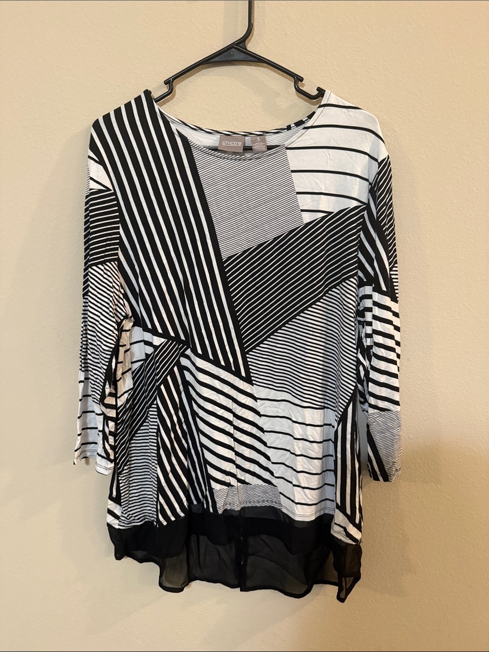Chico's Black & White Geometric Stripe Long Sleeve Top